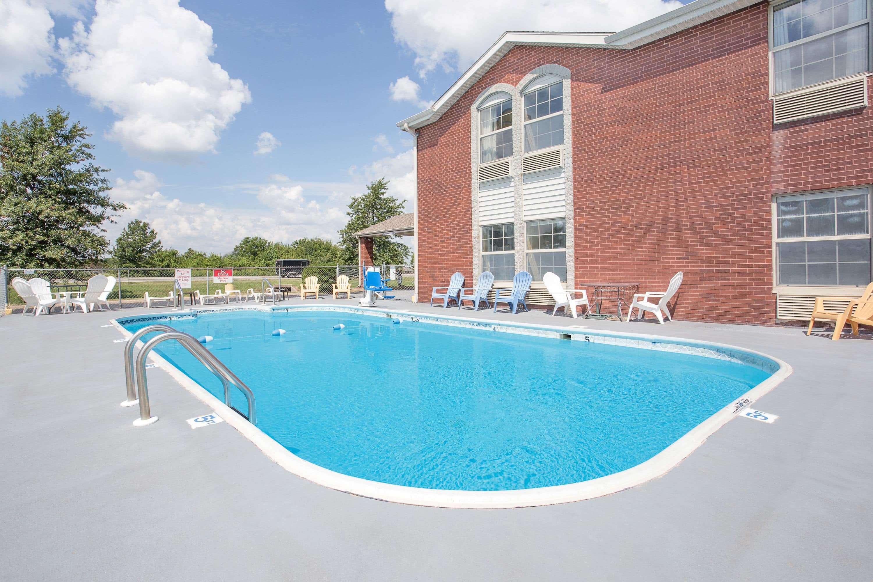 Super 8 By Wyndham Nixa/springfield Area Nixa