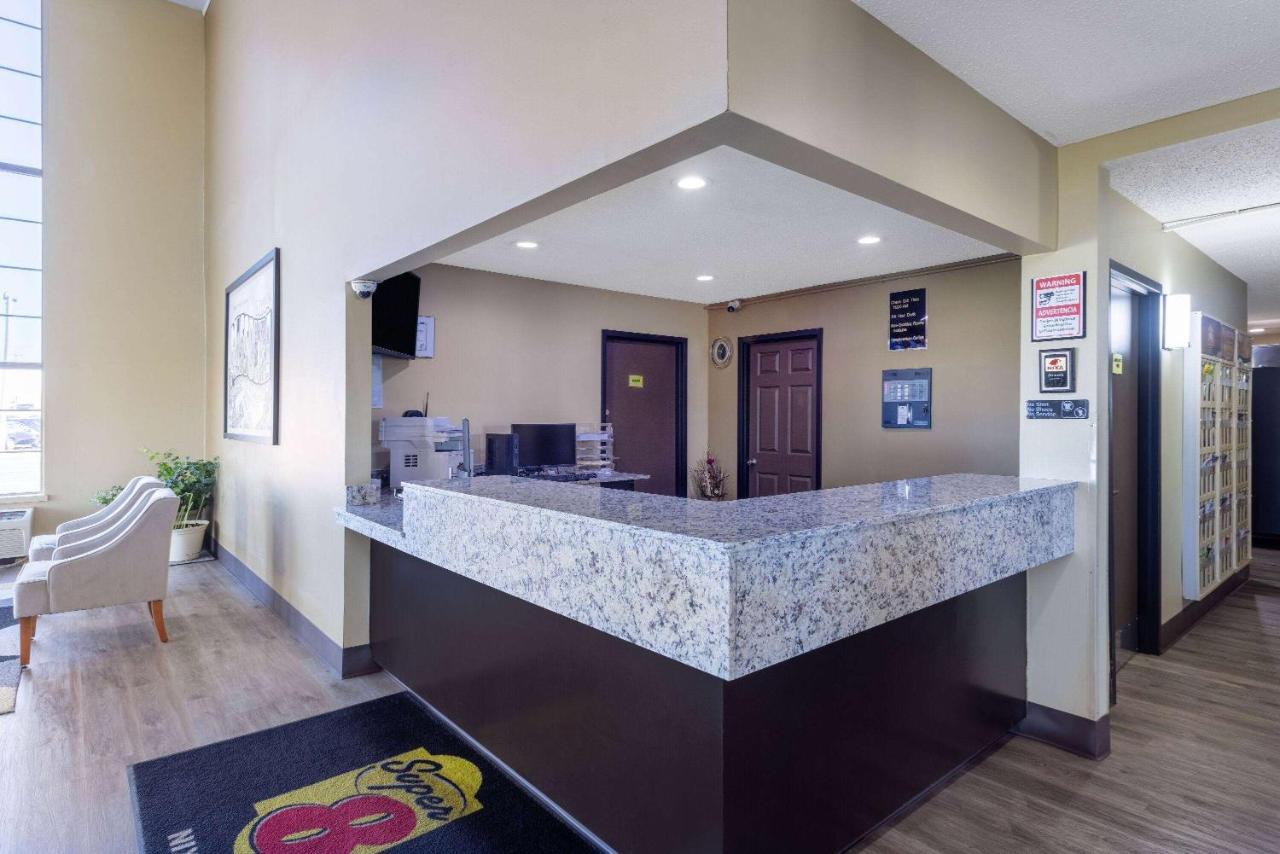 Hotel Super 8 By Wyndham Nixa/springfield Area